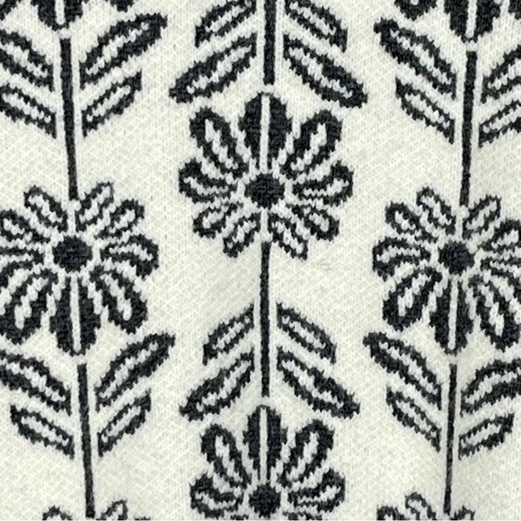 &Merci Cream & Gray Floral Print Cropped Sweater Size Large - Picture 9 of 13